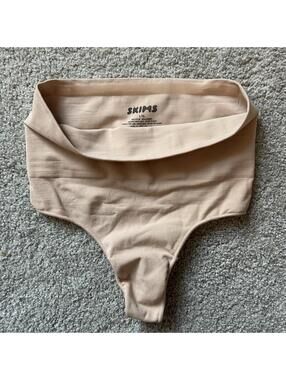 SKIMS Sand Nude Seamless Shapewear Thong Size L/XL